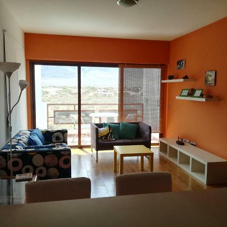Surfhouse Hostel Famara Caleta De Famara Εξωτερικό φωτογραφία