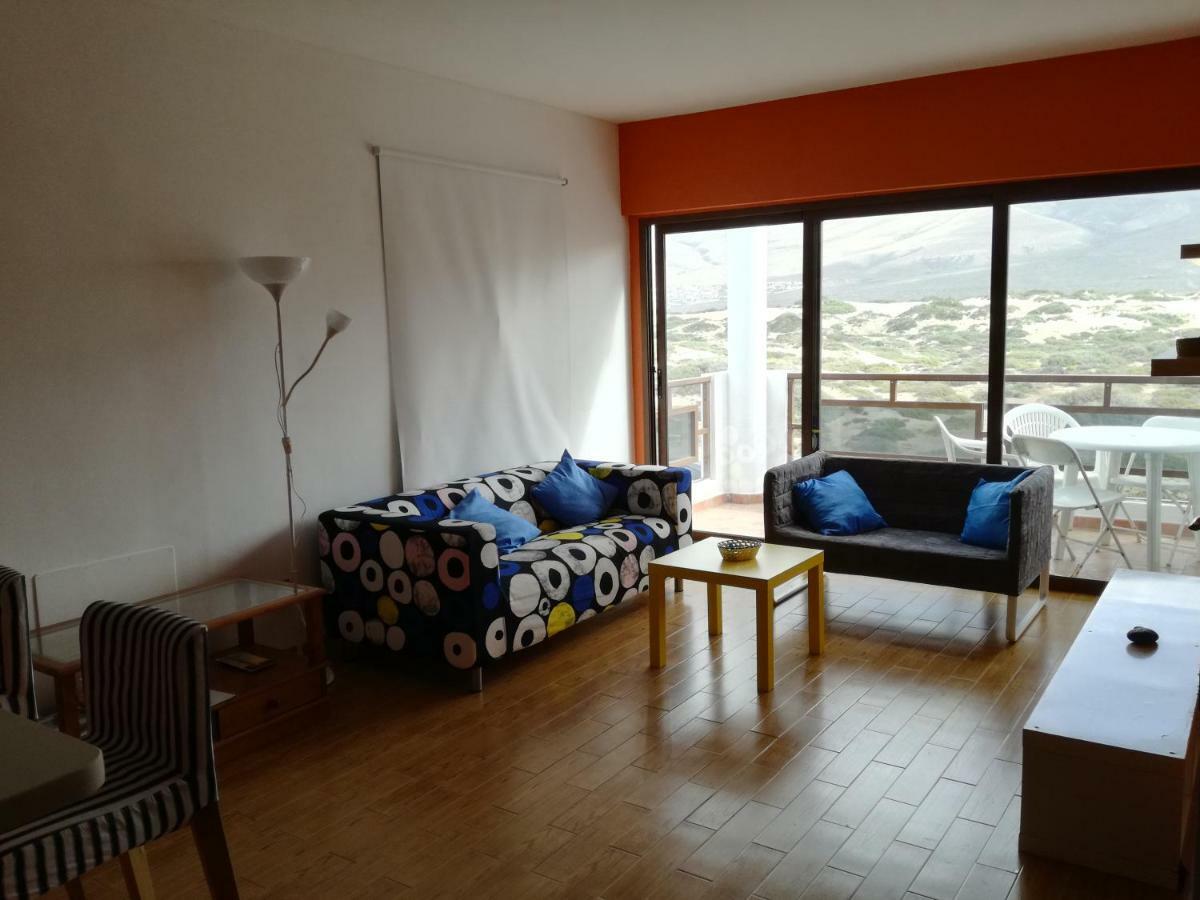 Surfhouse Hostel Famara Caleta De Famara Εξωτερικό φωτογραφία