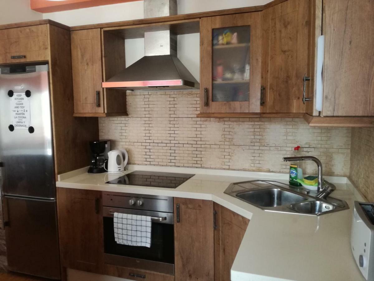 Surfhouse Hostel Famara Caleta De Famara Εξωτερικό φωτογραφία